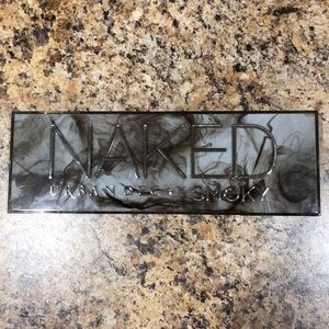 Urban Decay Naked Smoky palette